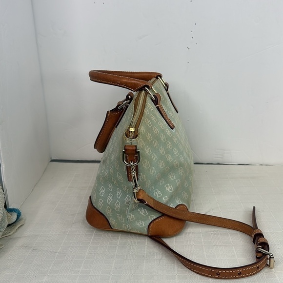 Dooney Bourke Handbag Charlie Satchel Canvas Crossbody Signature Logo Fabric - Picture 2 of 10